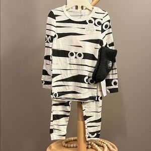 NWT Milkberry Black and White Halloween Mummy Print Kids Pajama Set 24M